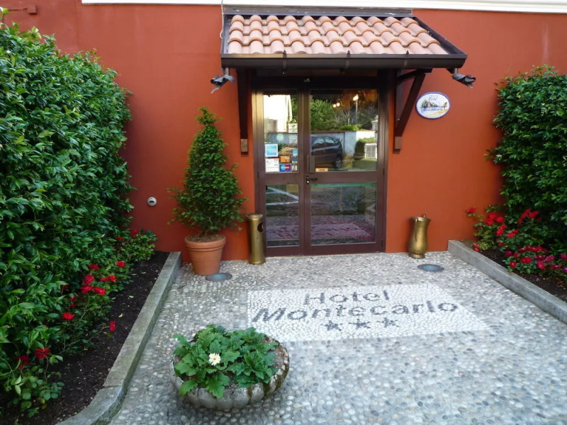 Hotel Montecarlo 3 Stelle