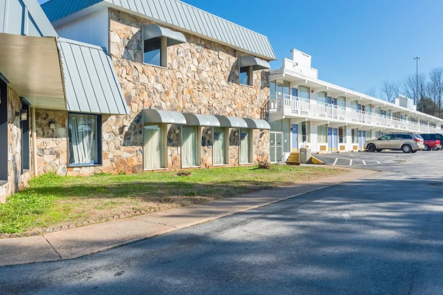 Motel 6 Sweetwater, TN - Lost Sea