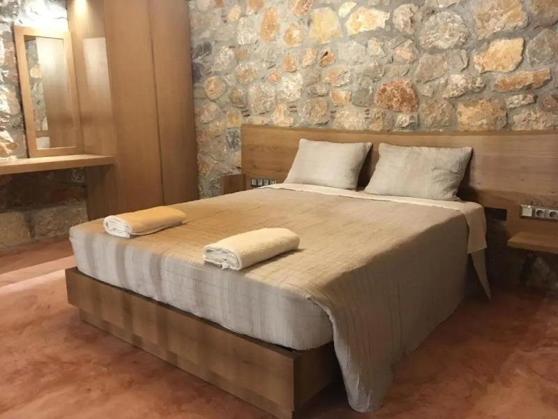 Stone Luxury Suites - Adults Only