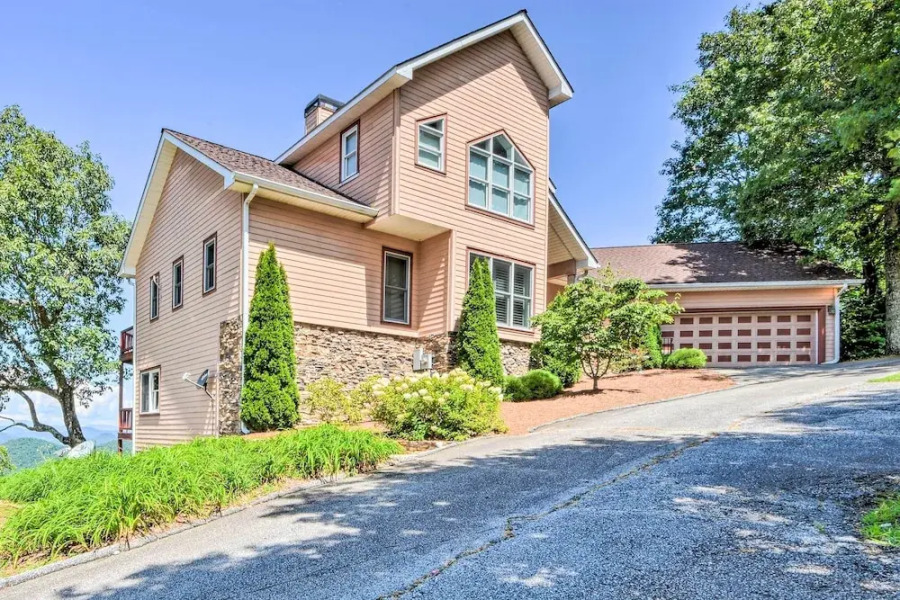 Sky Valley Home w/ Mtn View, 5 Mi to Rabun Bald!