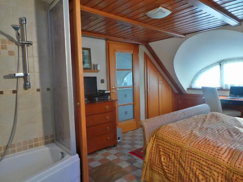 Keith Lakewood Villa