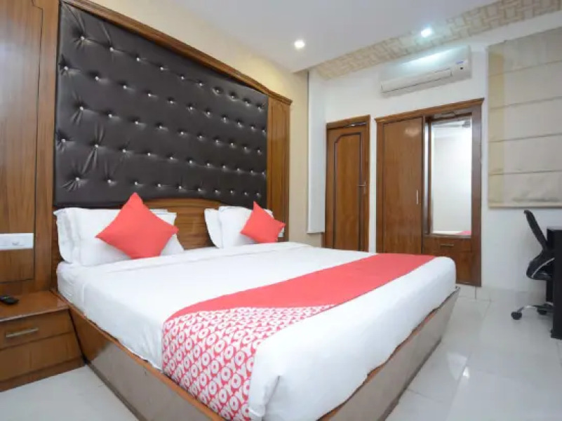 OYO 31114 Hotel Pal Regency