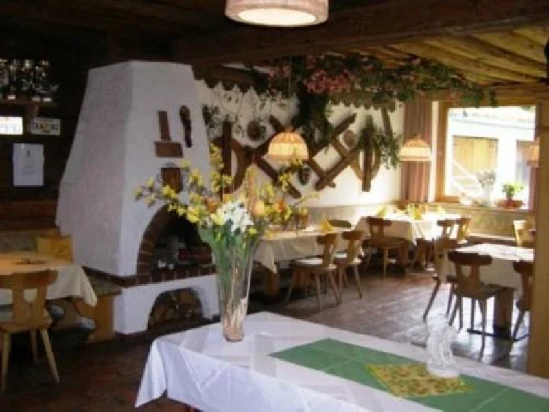 Gasthof Alpenrose und Pension Nina