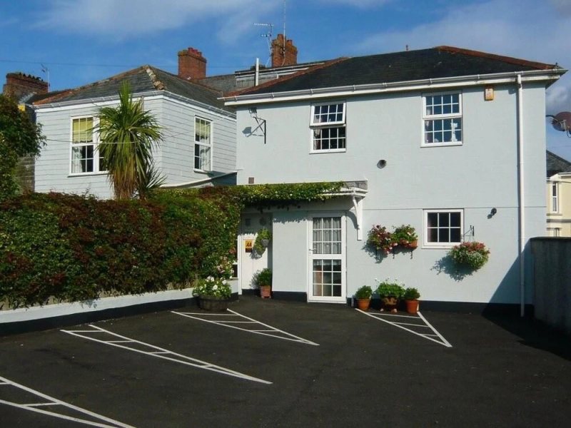 OYO Elnor Guest House