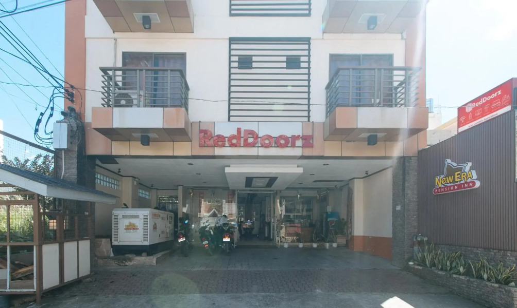 Reddoorz near Landers Superstore Cebu City