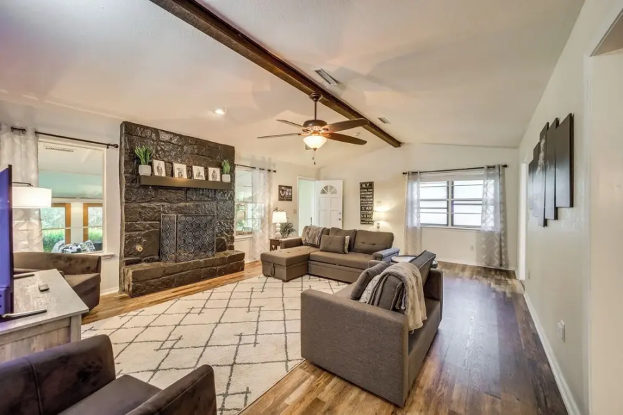 Broken Arrow Home: Family-friendly Amenities!