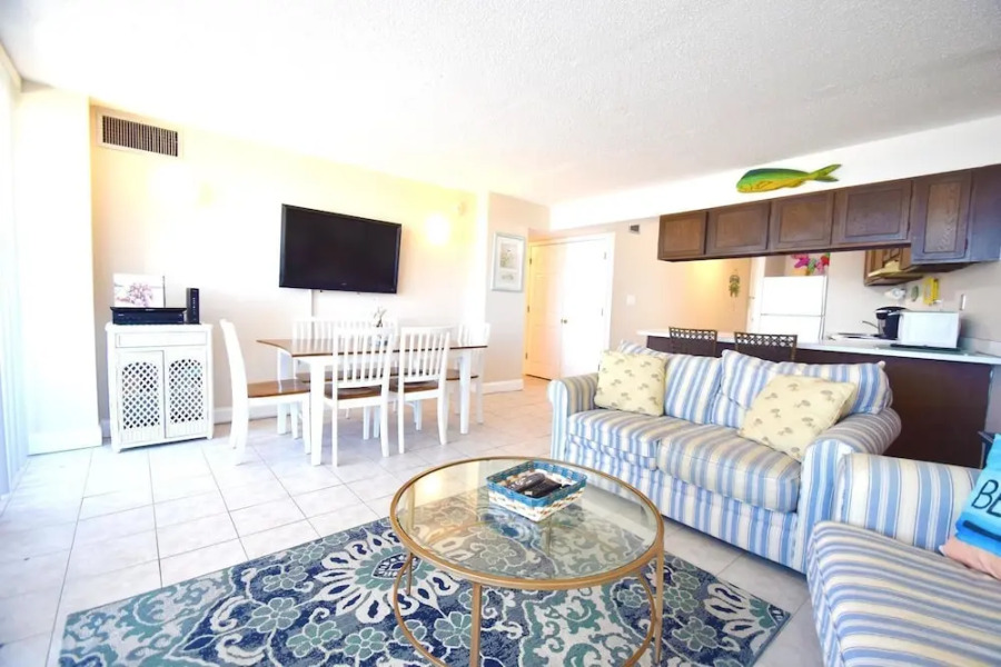 Antigua 403 by RedAwning