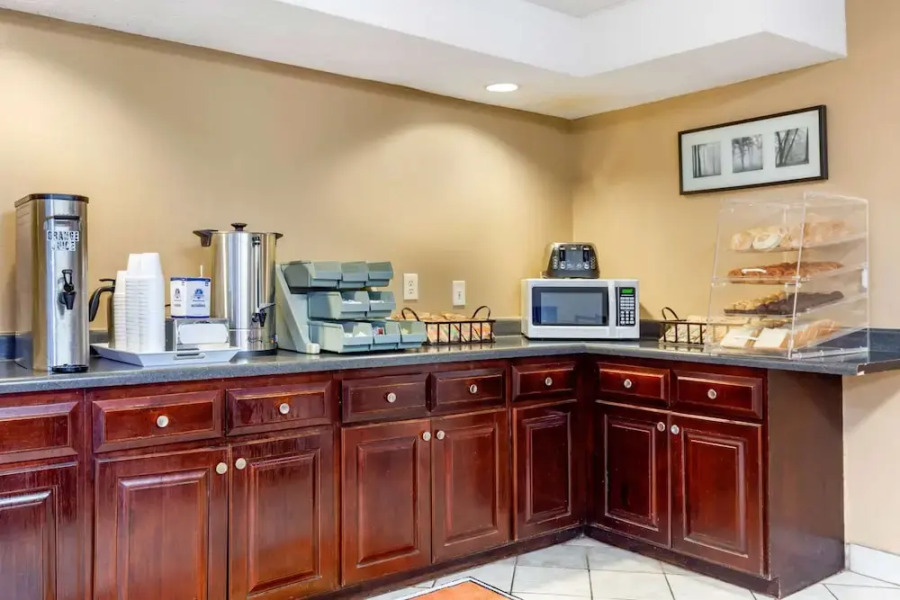 Econo Lodge Burlington I-40