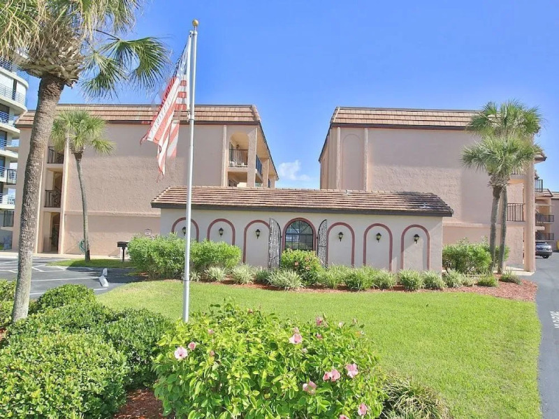 4495 S. Atlantic Ave #306S 2/2 Ocean front - 2 Br condo by RedAwning