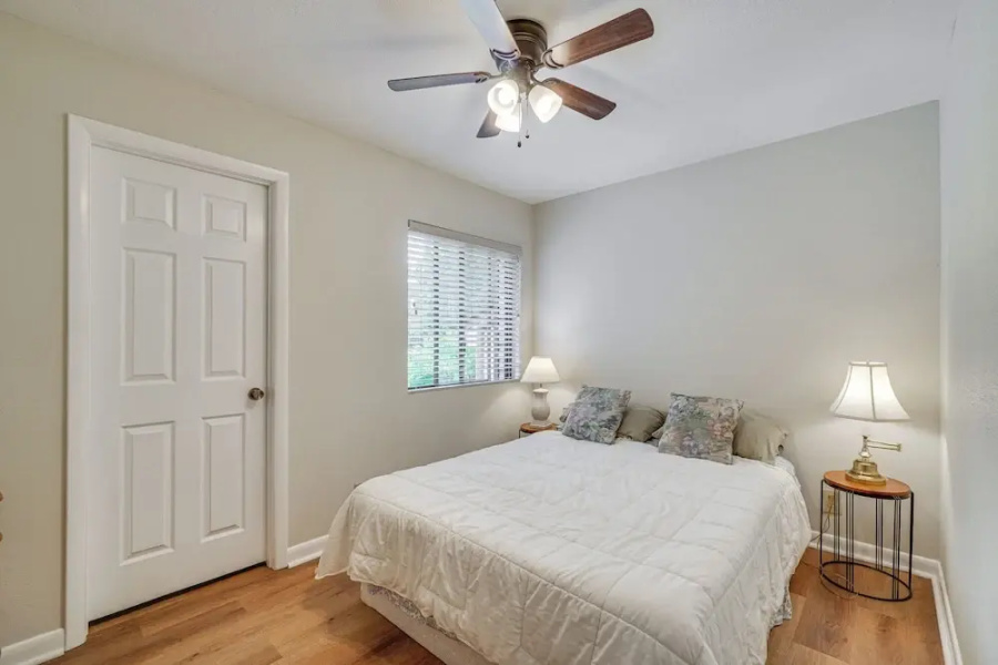 Lakefront Crossville Condo - Fish, Boat & Golf!