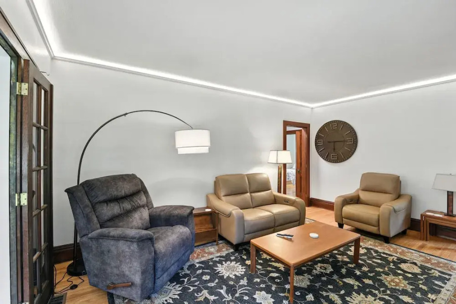 Charming Manville Heights Cottage Retreat 3 Bedroom Home