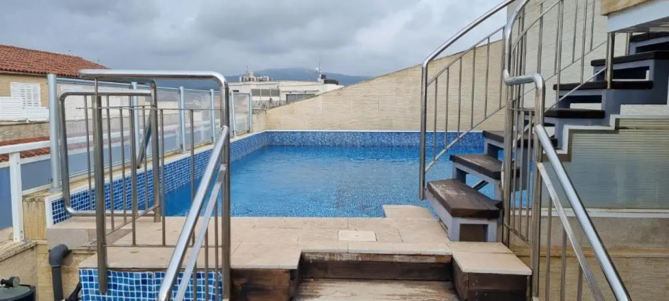 duplex appartement met zwembad, L'ampolla,