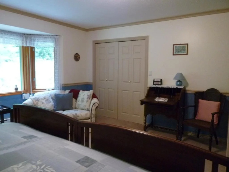 Cobble House Bed & Breakfast