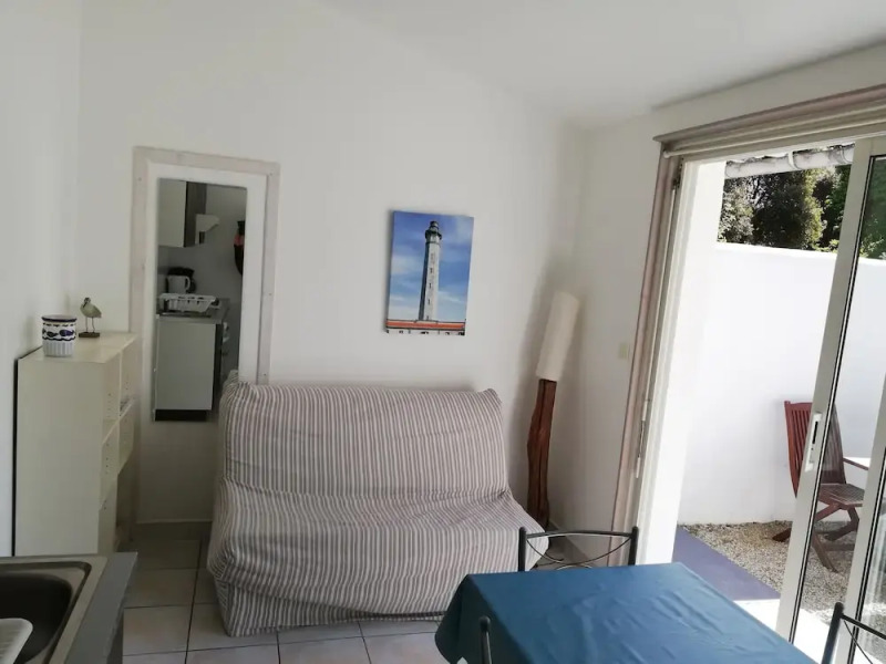 Clos DES Pins , Pavilion for 4 People, in the Heart of the Pine Forest, Heated Swimming Pool