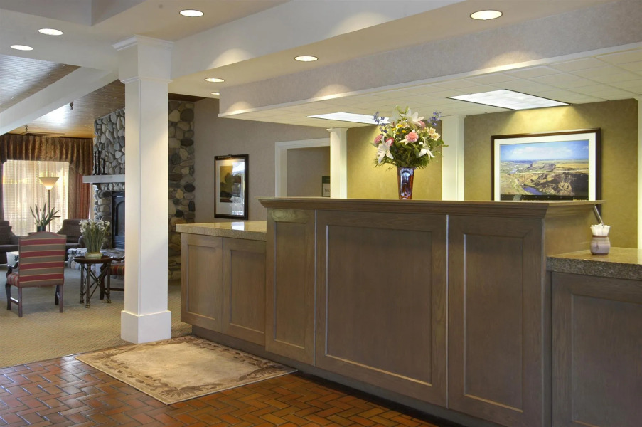 Red Lion Hotel Canyon Springs