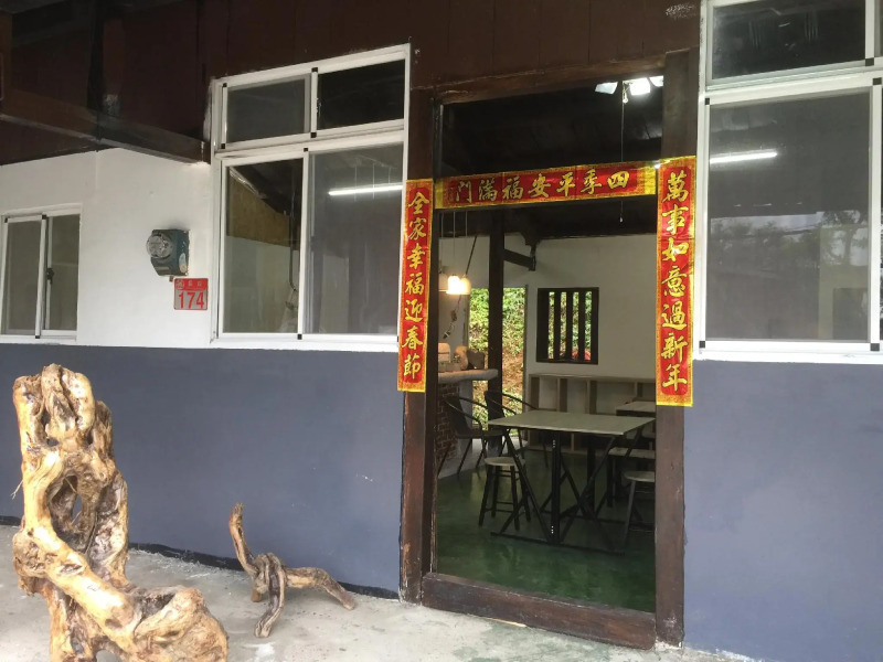 Mt. River View & Waterfall Lodge