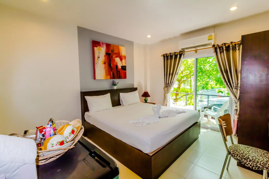 Baan Yuyen Karon Guesthouse