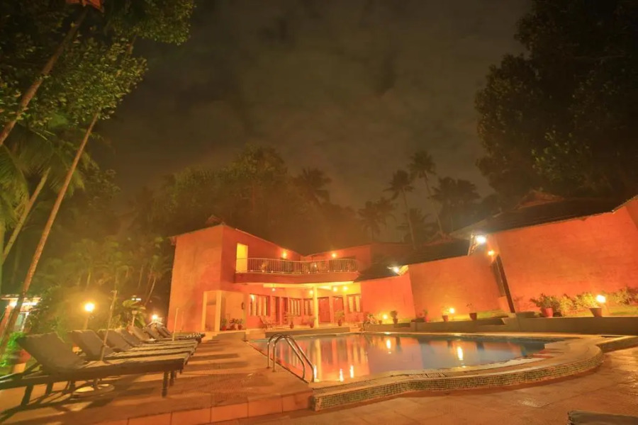 Deshadan Cliff and Beach Resort