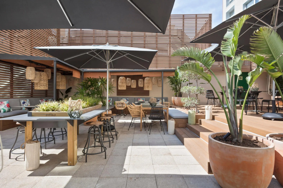 Отель INNSiDE by Melia Barcelona Apolo