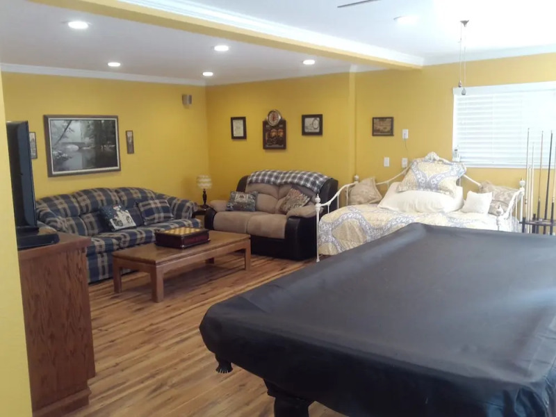 Farmhouse At The Lake 84 3 Bedroom Cabin by Redawning