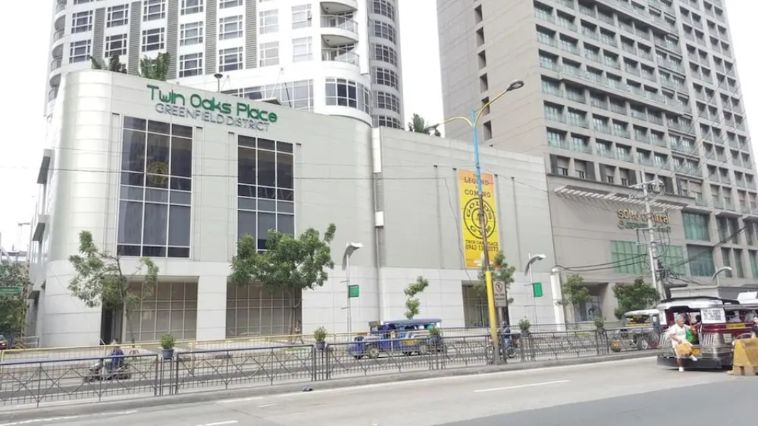 Twin Oaks Place Units