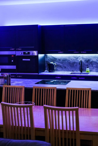 The Eden Warehouse - Pink Apartment (sleeps 4)