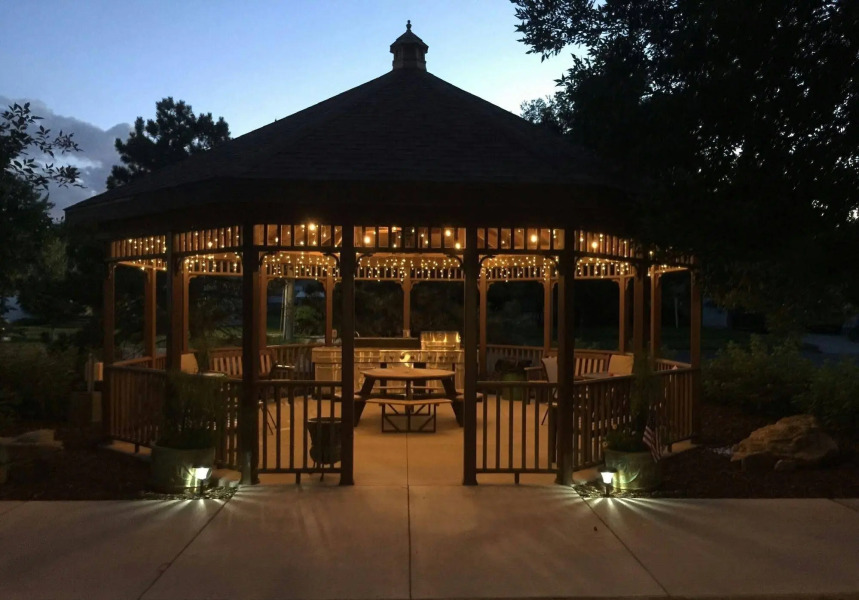 Monument Inn & Suites