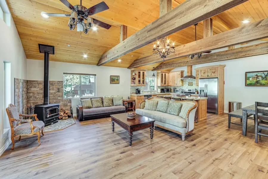 Cozy Pine Mountain Club Cabin w/ Large Deck