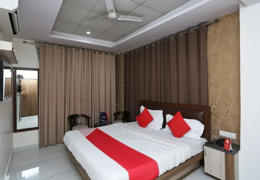 OYO 15382 Hotel Shant Mai