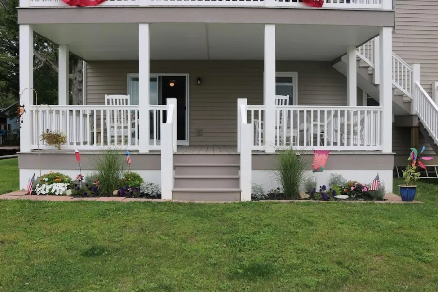 2729 Willow Ave. 3 Bedroom Condo