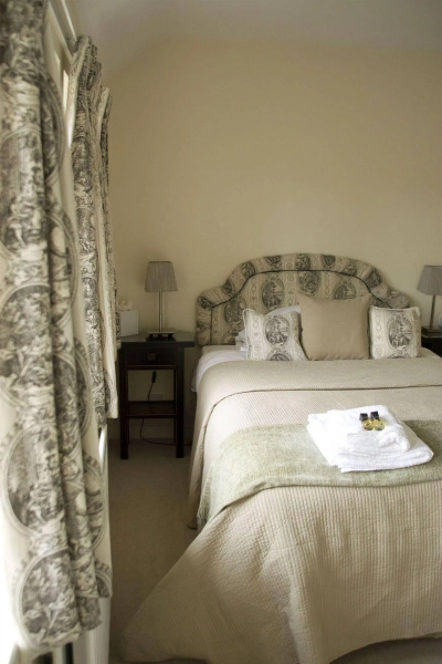 2-bed Apartment in High Wycombe Private Garden