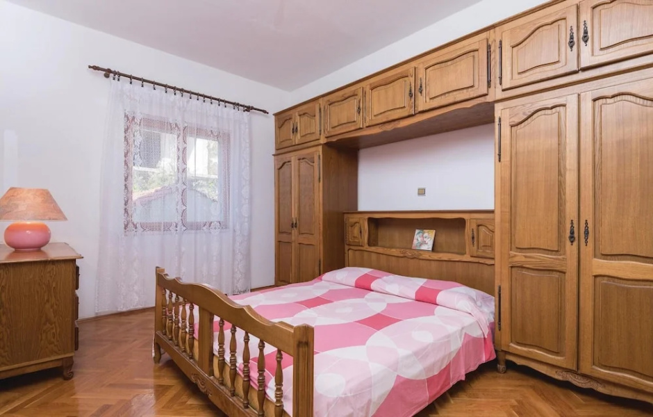 Awesome Home in Dingac With Wifi and 4 Bedrooms