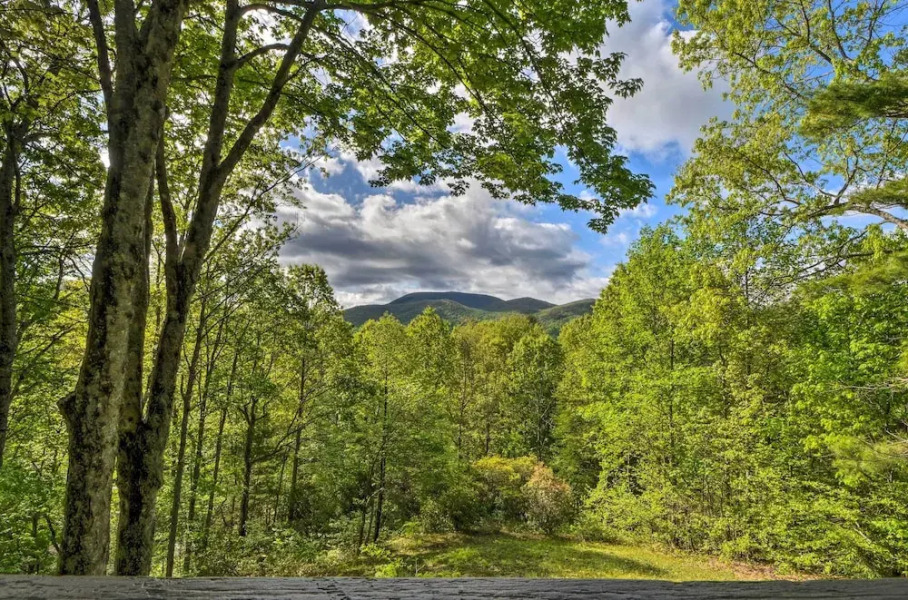 Sky Valley Home w/ Stunning Views - 1 Mi to Resort