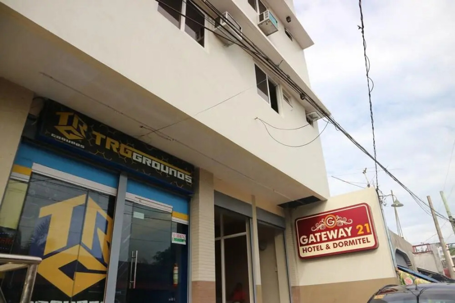 Gateway 21 Hotel and Dormitel