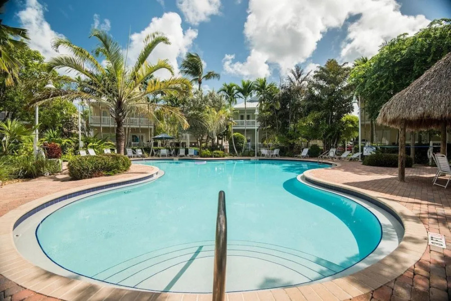 Coral Villa by Avantstay Close 2 DT Key West Shared Pool & Patio!