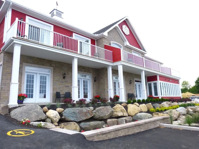 LAuberge du Lac Champlain, Chalet et Spa