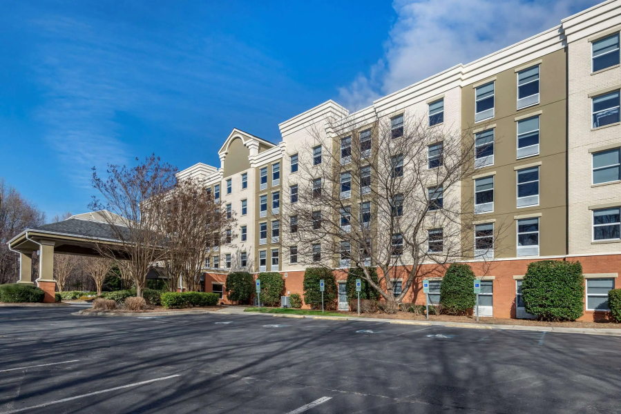 Comfort Suites near Birkdale Village- Huntersville
