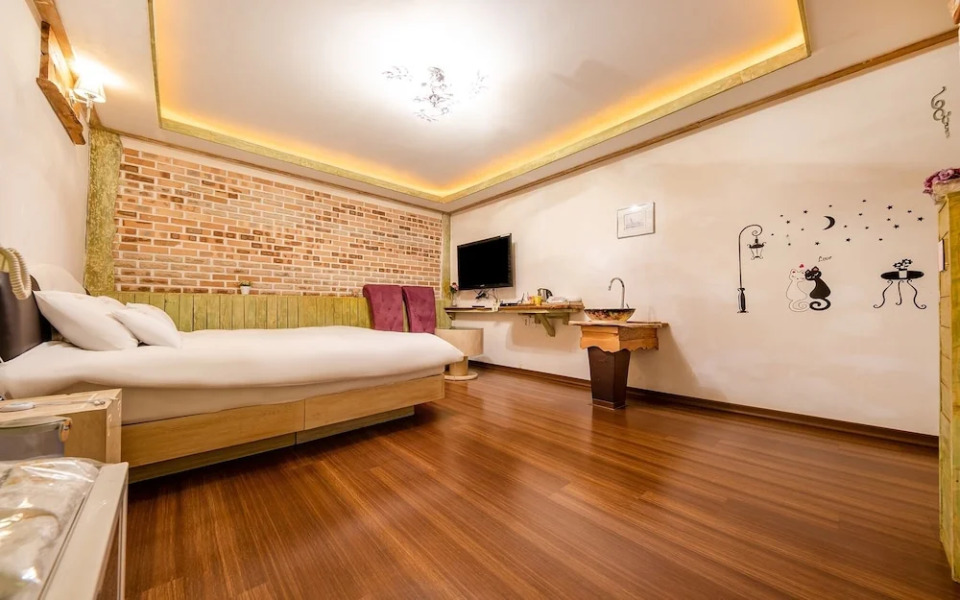 The Seven Dwarfs in the Eumseong Forest