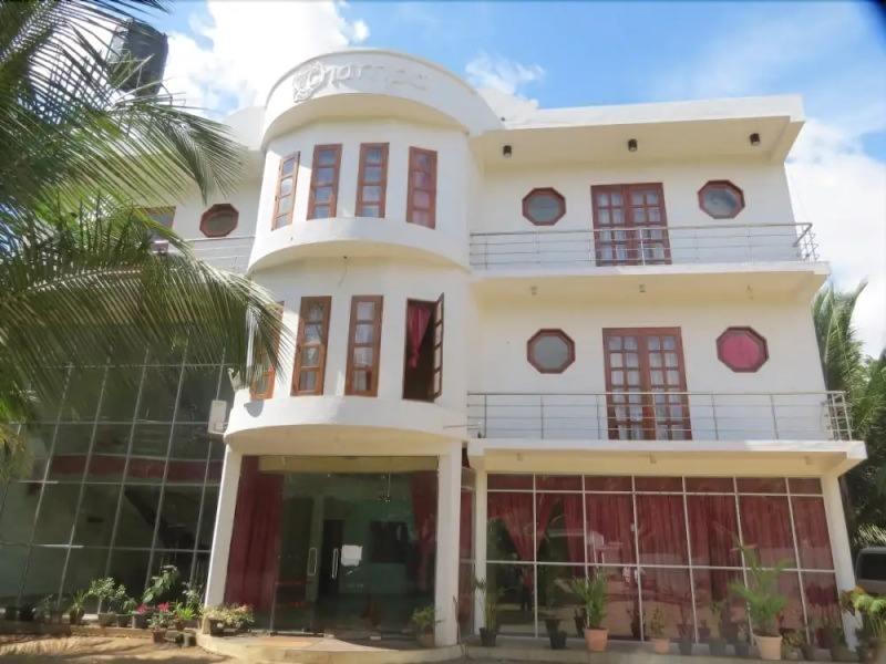 Thampa Tourist Hotel in Vavuniya
