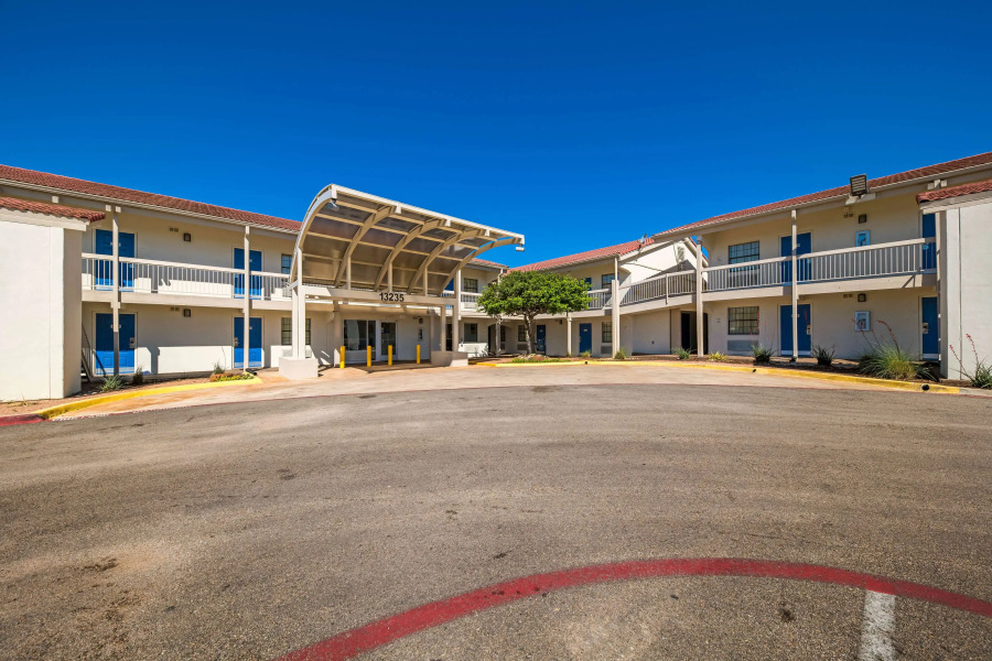 Motel 6 Dallas, TX - Farmers Branch