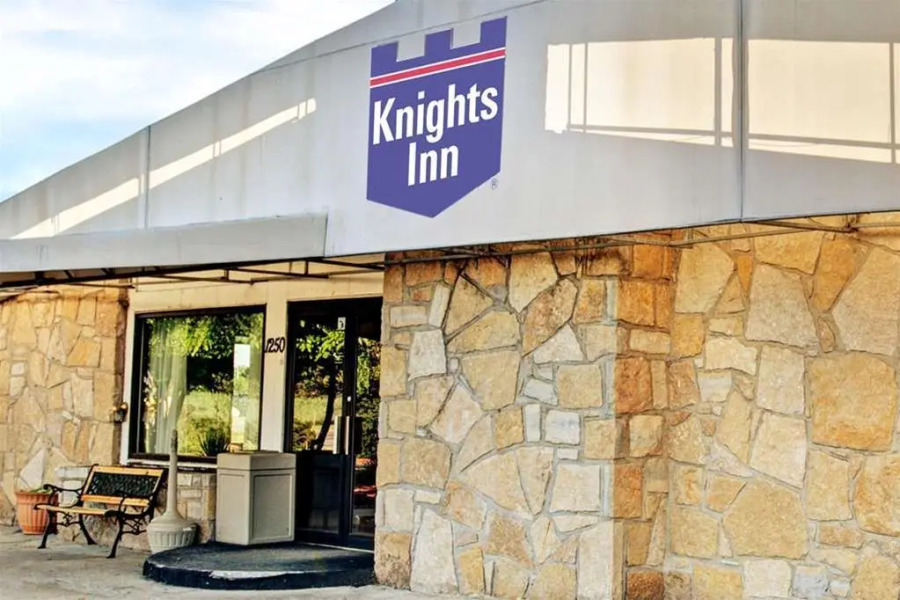 Knights Inn - Monroe