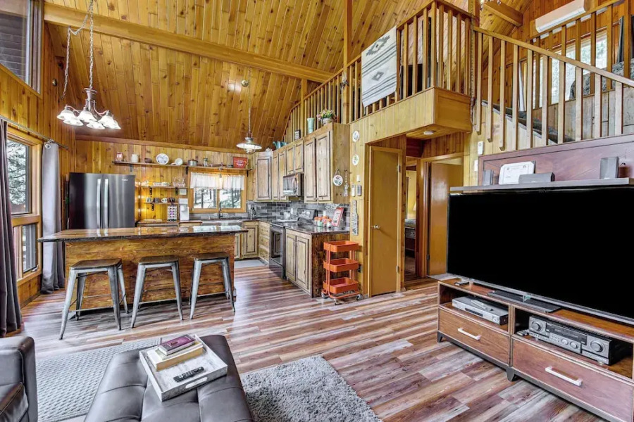 Modern Black Hills Cabin w/ Loft & Wraparound Deck