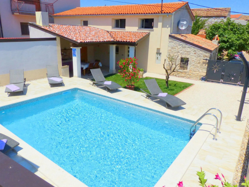 Cozy Holiday Home in Valtura With Swimming Pool