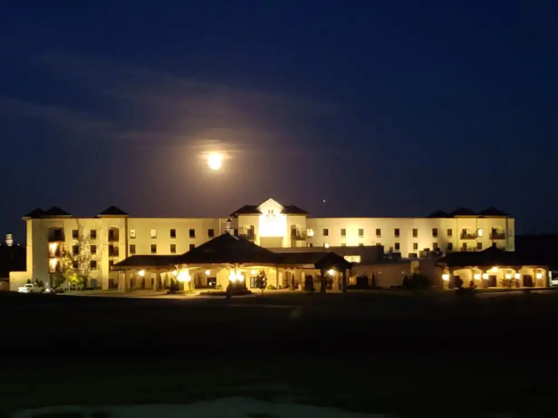 Shangri-La Resort