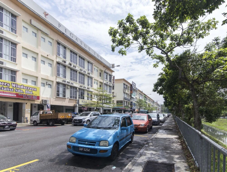 OYO 489 Pegasus Inn Hotel