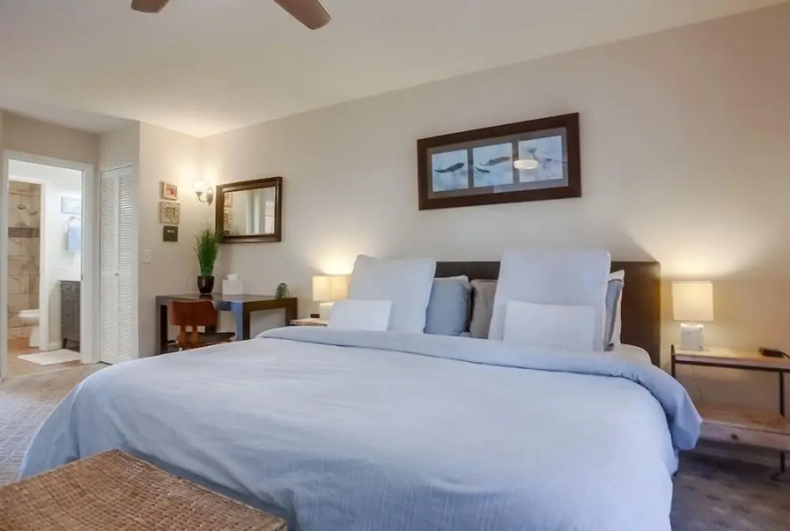 Oceanfront 1 bedroom, Pool, Spa, Beach Access by RedAwning