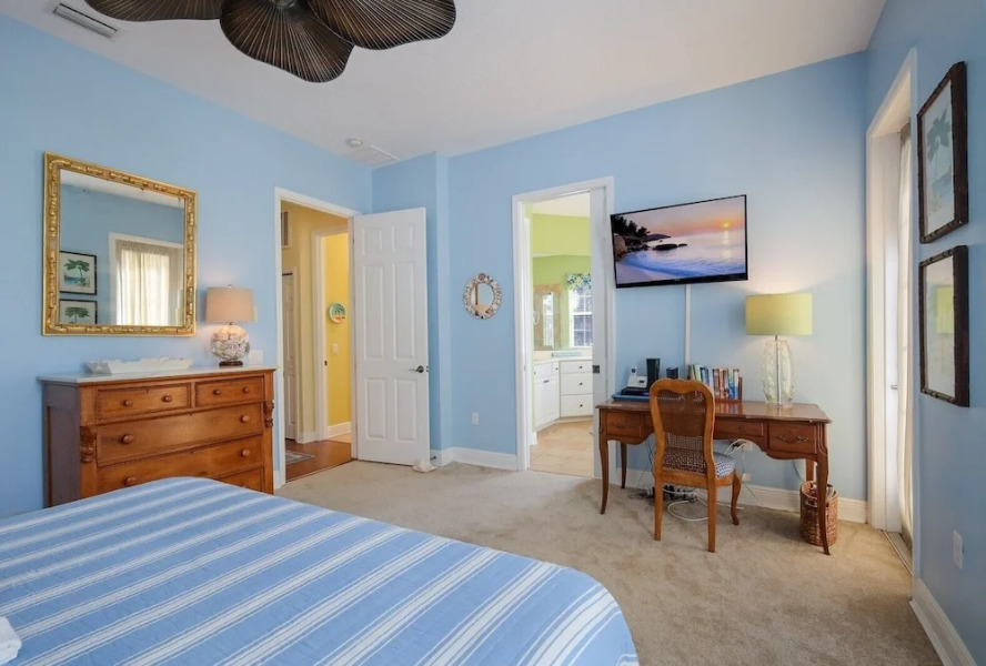 Sunkissed 3 Bedroom Townhouse by RedAwning