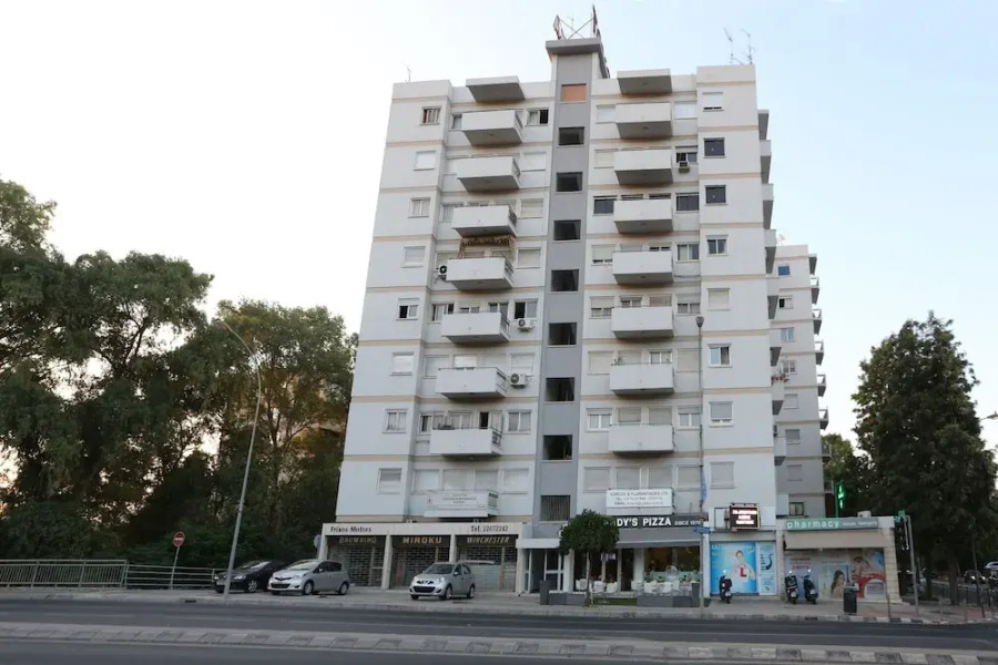 The Bridge-House Apartment