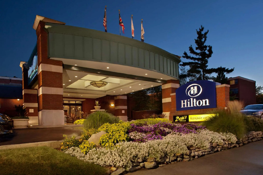 DoubleTree by Hilton Akron Fairlawn
