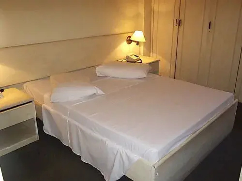 Moriah Apartments FO003